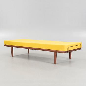 HANS J WEGNER, a day bed for Getama, third quarter of the 20th century.