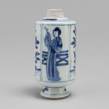 MINIATYRVAS, porslin. Qingdynastin, Kangxi (1662-1722).