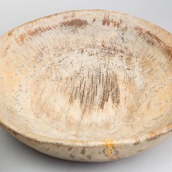 THREE WOODEN BOWLS 19TH CENTURY.