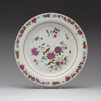 A famille rose charger with a strainer, Qing dynasty, Qianlong (1736-95).
