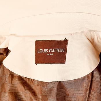 KAPPA, Louis Vuitton.