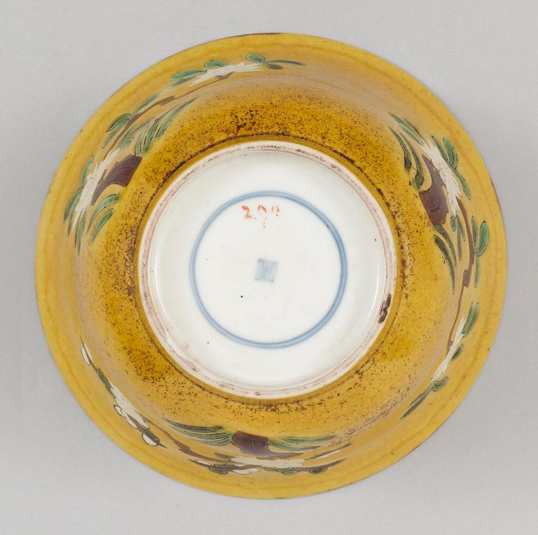 A brinial bowl, Qing dynasty, Kangxi (1662-1722).