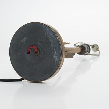 Lisa Johansson-Pape, Bordslampa, modell 2053 Orno 1940-talets slut.