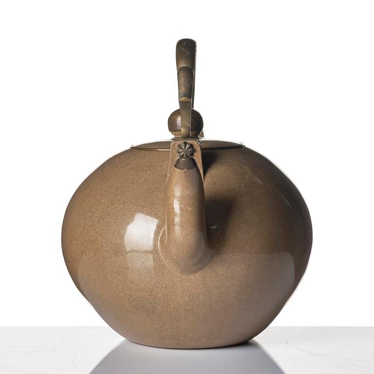 A Yixing tea pot with cover, Qing dynasty, 19th century. Marked Wanli.