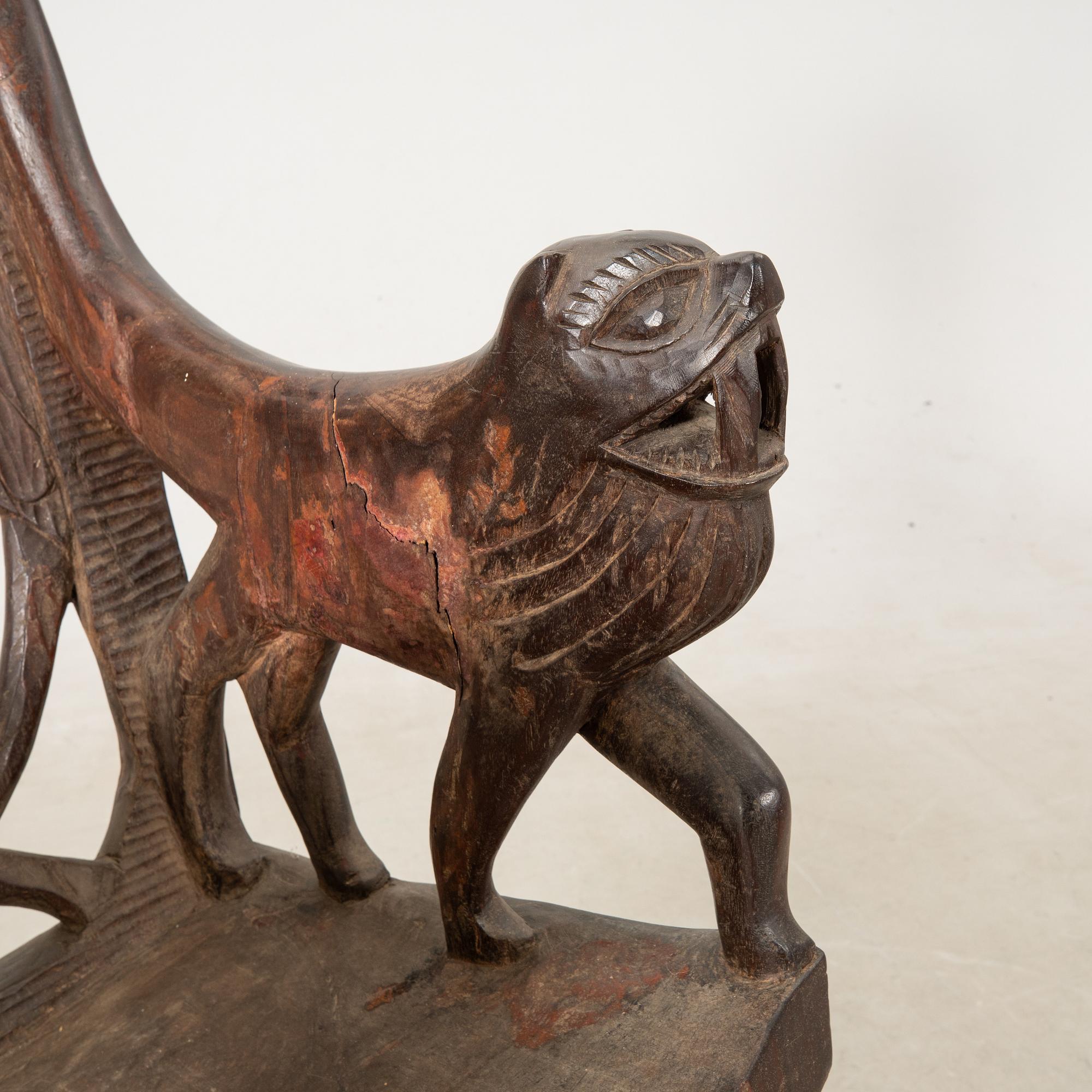 Tron/karmstol, Togo 1900-talets mitt.