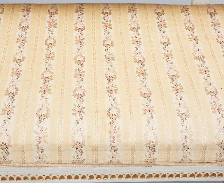 A Late 18th century gustavian sifa.