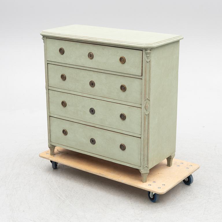 A chest of drawers, late 19th century.