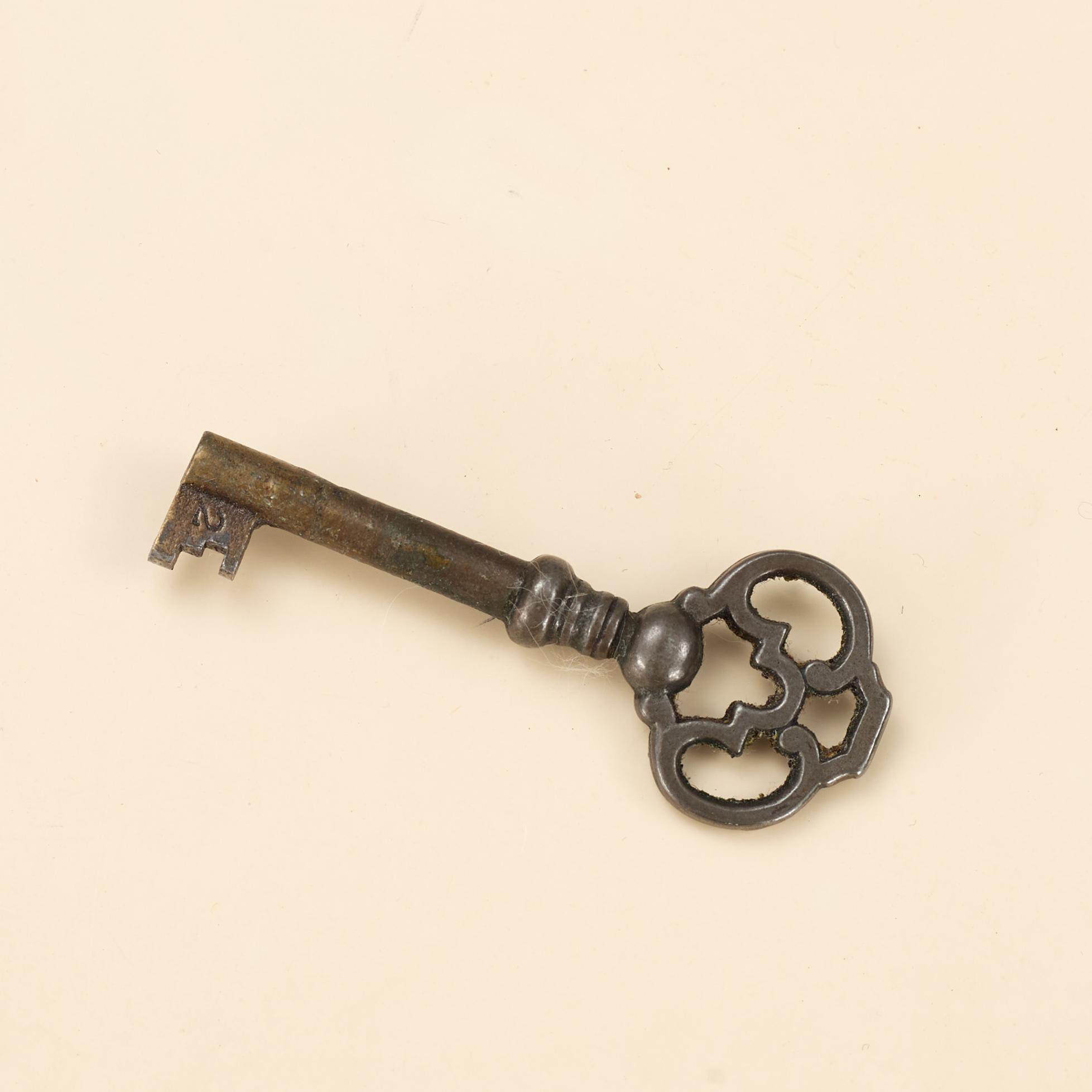 Sideboard, gustaviansk stil, Oscar Edv. Ekelunds Snickerifabriks AB, Virserum, 1900-talets andra hälft.