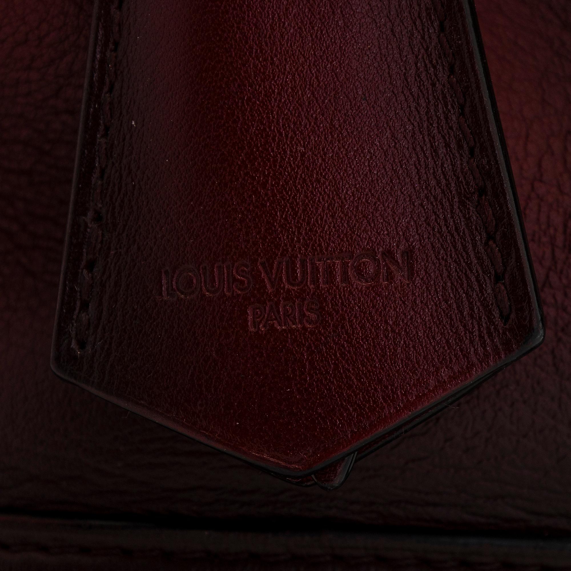 Louis Vuitton, a "NN14 GM" bag.