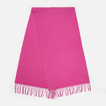 Hermès, a pink cashmere scarf.