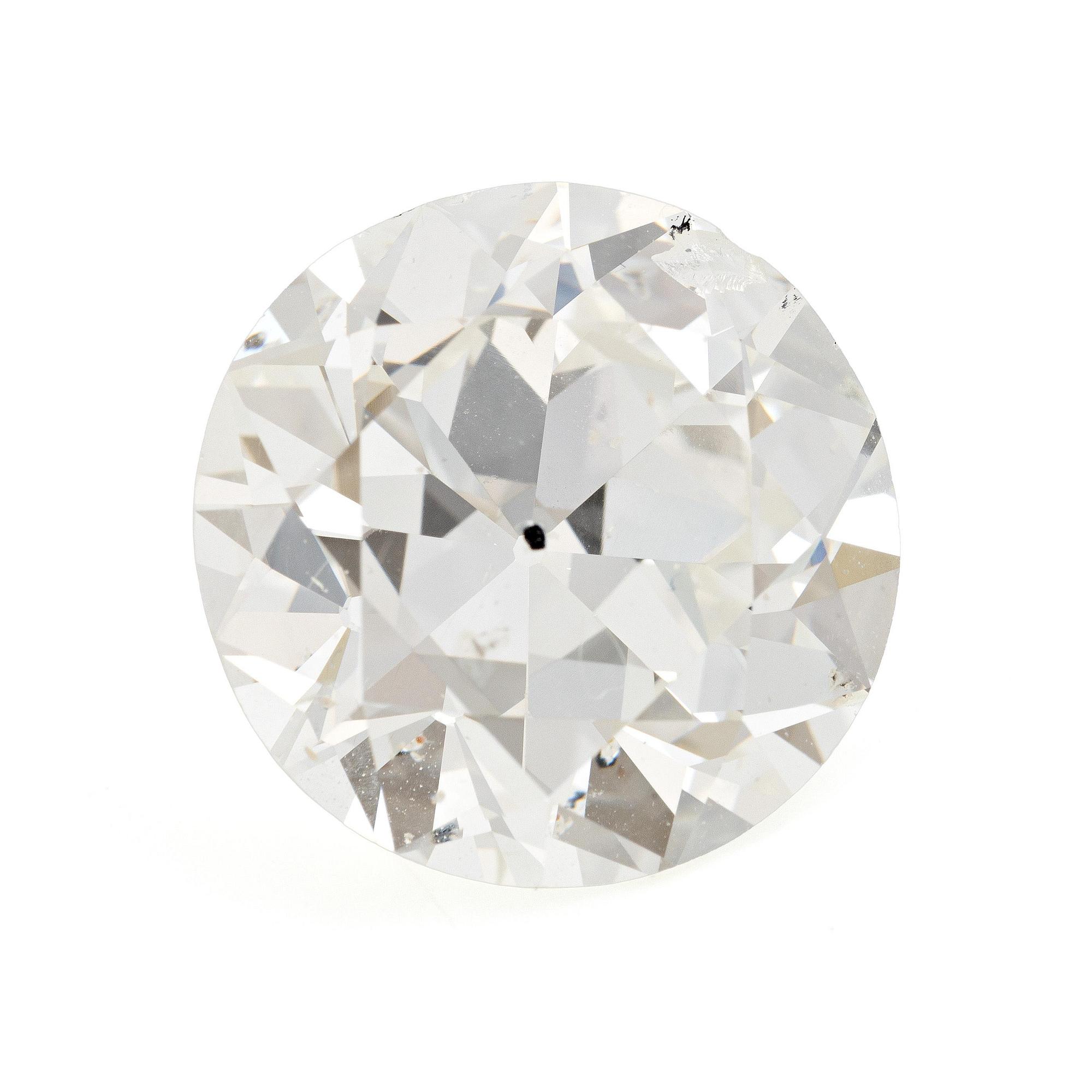 A round brilliant-cut diamond 6.94 ct.