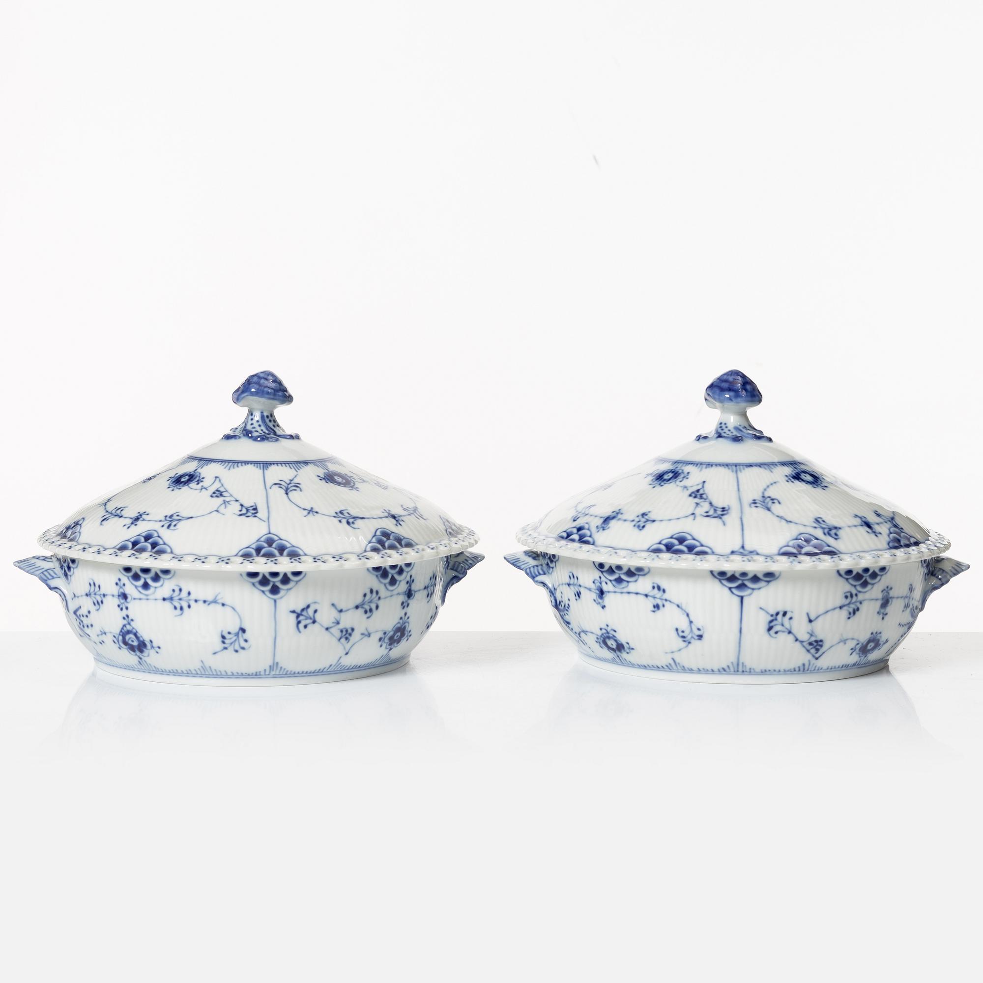 Royal Copenhagen, terriner med lock, ett par, "Musselmalet Helblonde", Danmark, 1979-83.