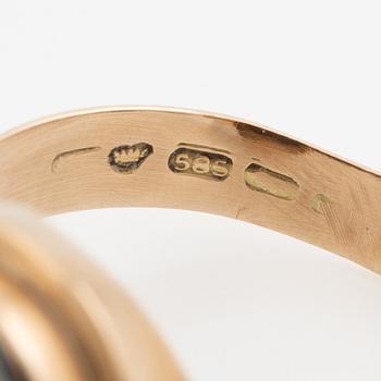 Ring 14K gold and hematite.