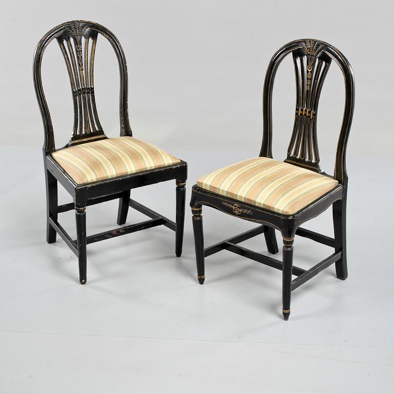 STOLAR, 2 snarlika, gustavianska, omkring 1800.