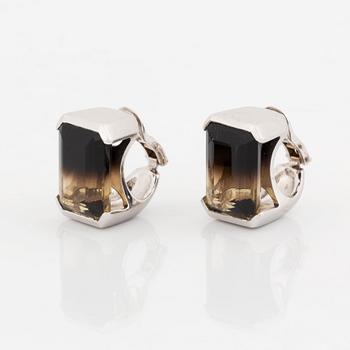 A pair of Tina Karlsson earrings in 18K white gold set with facted quartz.