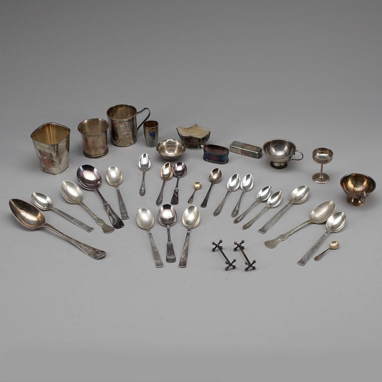 PARTI SILVER, bland annat Johannes Wållers, Linköping 1851. Total vikt ca 901g.