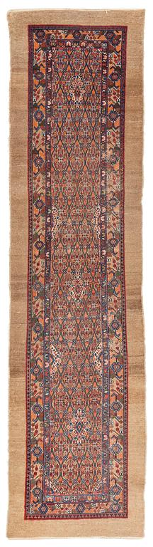 An antique Sarab runner, ca 360 x 94 cm.