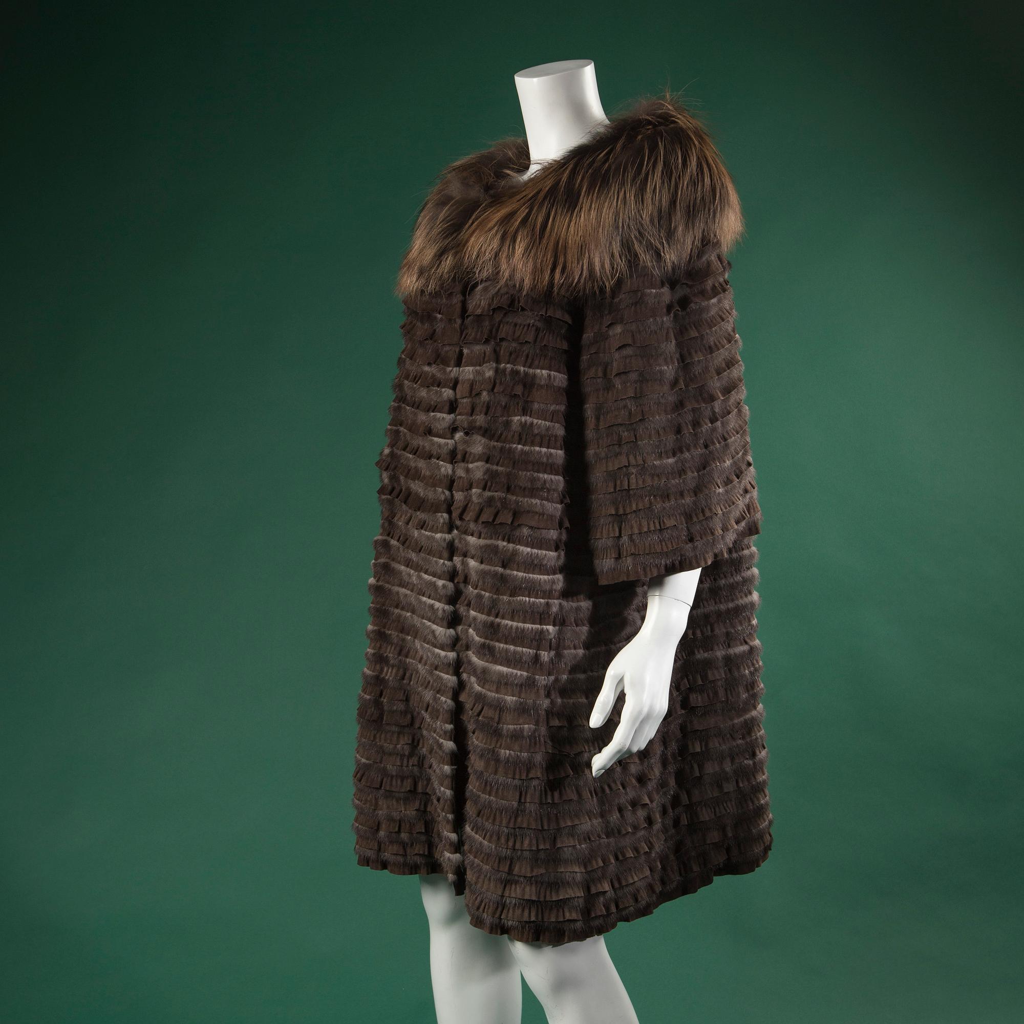FUR, Christian Dior, size 44.