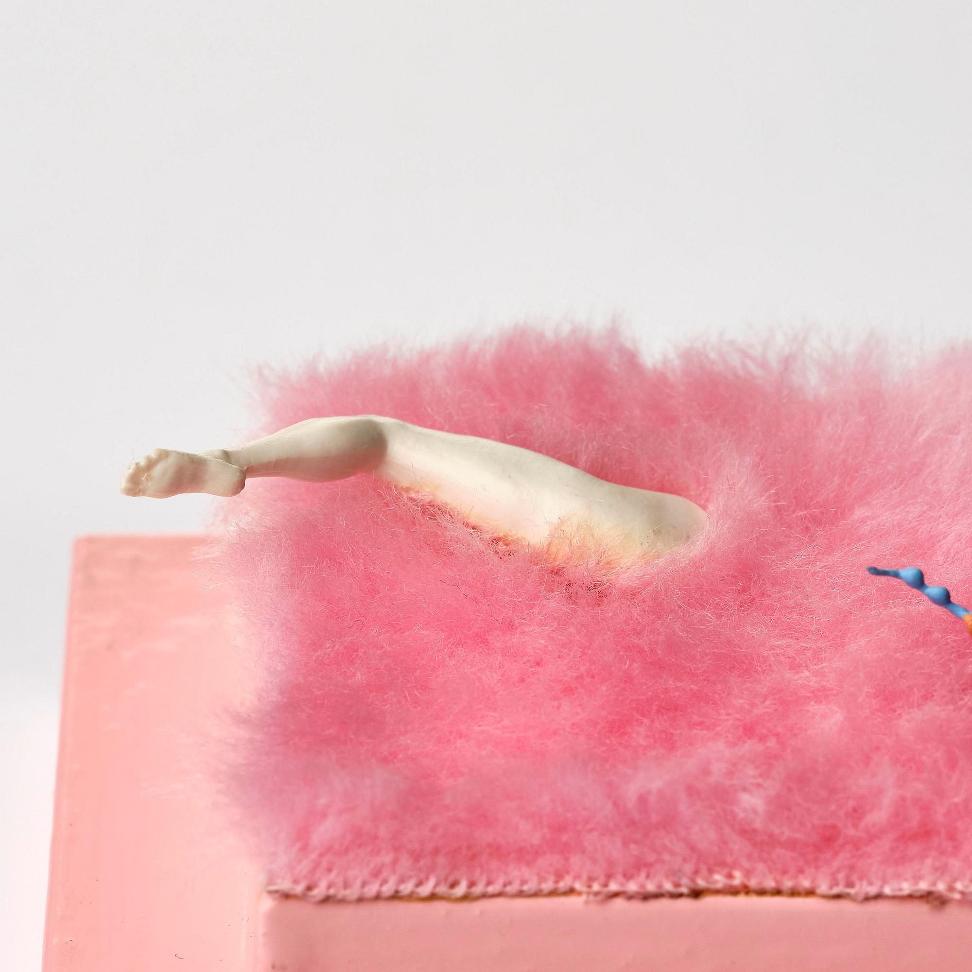 Marie-Louise Ekman, "Dam med behå och springande dam-ben".