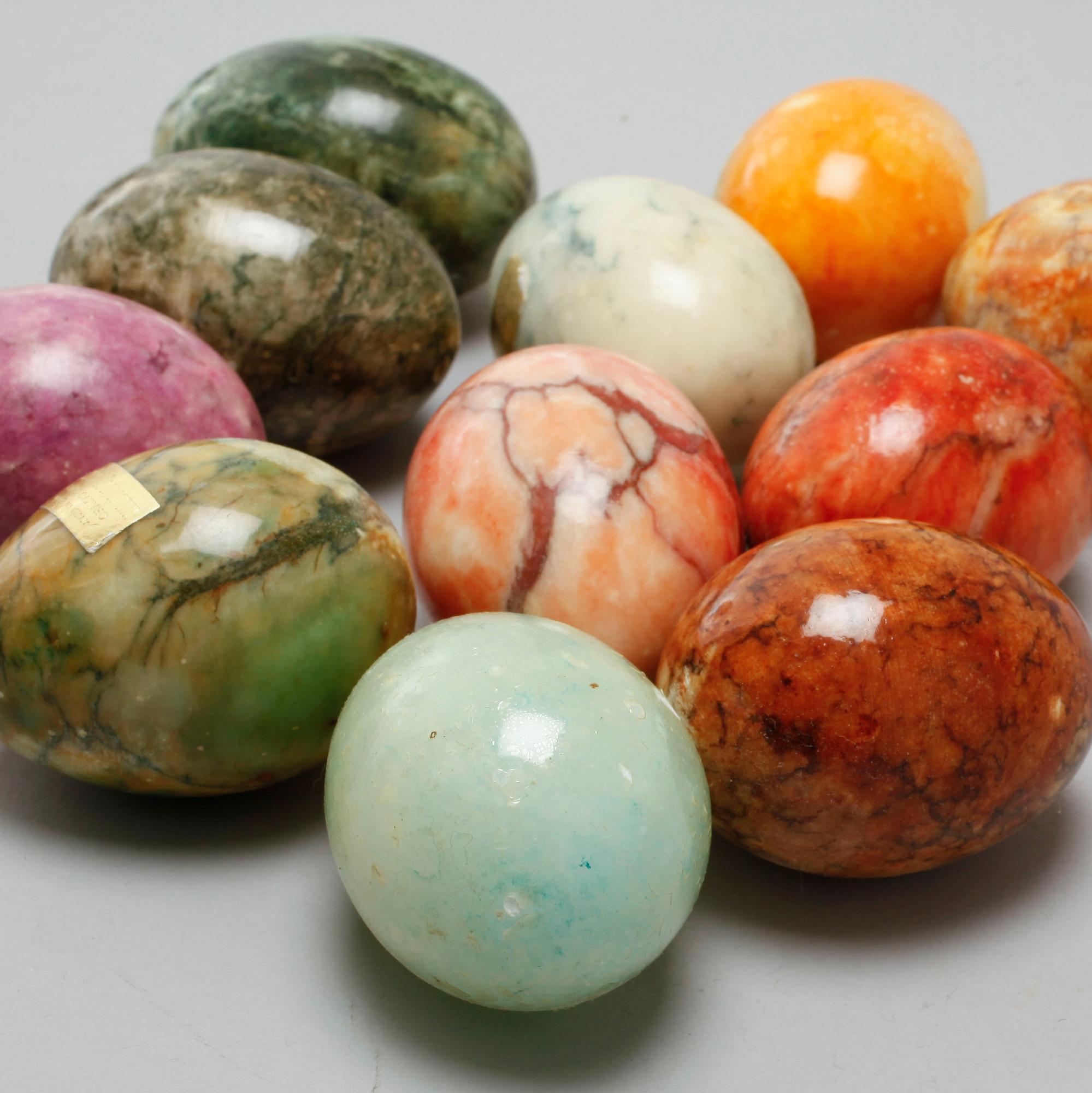 ÄGG, 11 st, alabaster, Italien, 1900-talets andra hälft.
