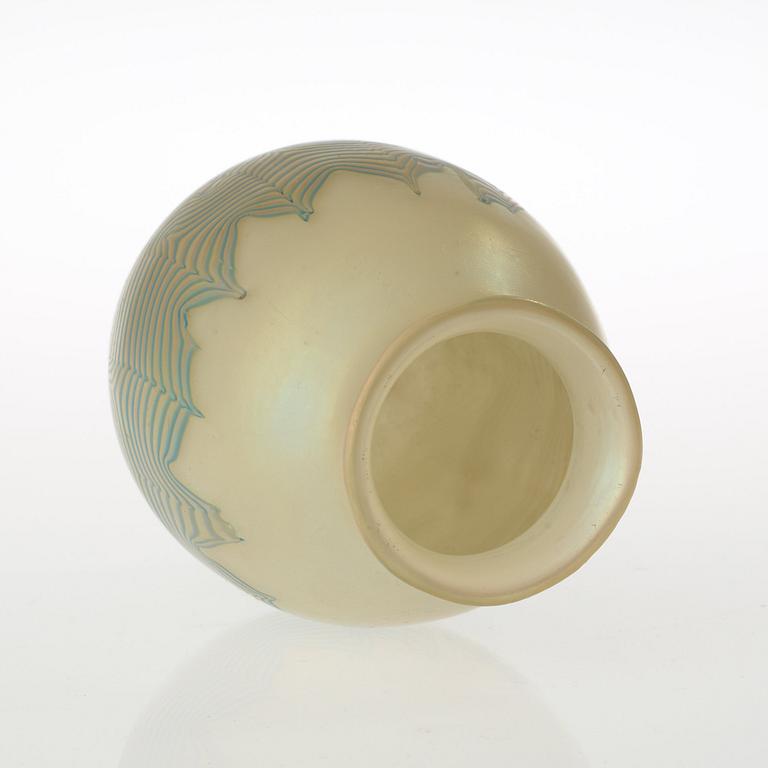 An opalescent glass vase, Loetz, 1920's.