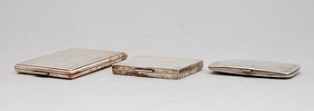 CIGARETTETUIN, 3 st, silver. Vikt ca 253 g.