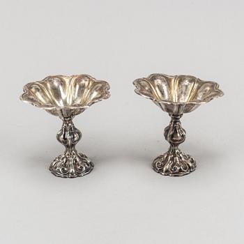August Friedrich Krollpfeifer, uppsatsskålar, ett par, silver, Helsingborg 1872.