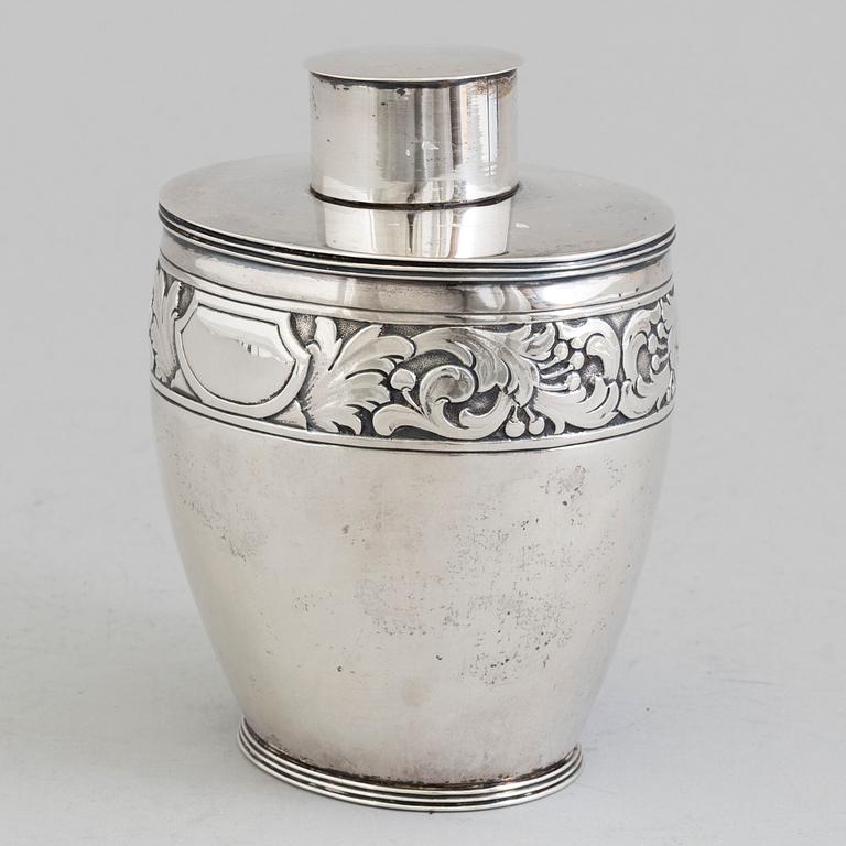 A Danish Art Nouveau silver tea caddy, maker's mark KOH, Copenhagen, 1913.