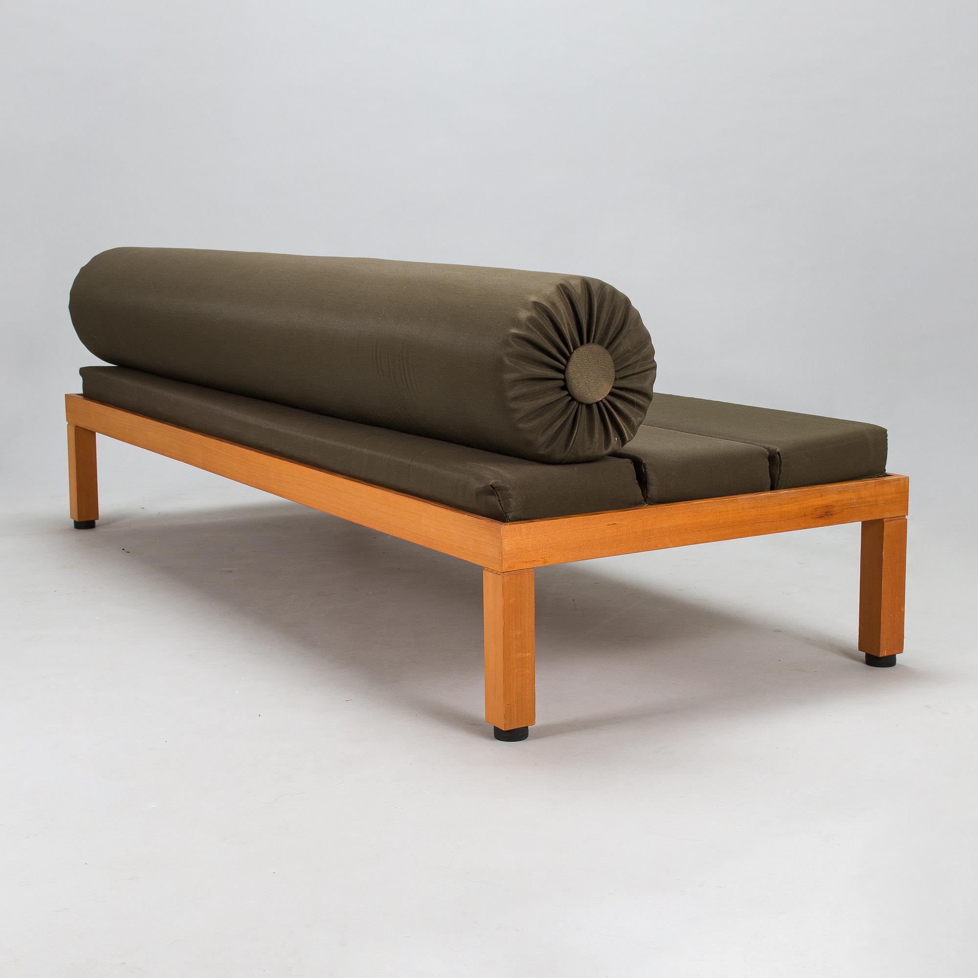 Haroma, Saarinen, and Salo, a sofa collaborative artistic design 1960.