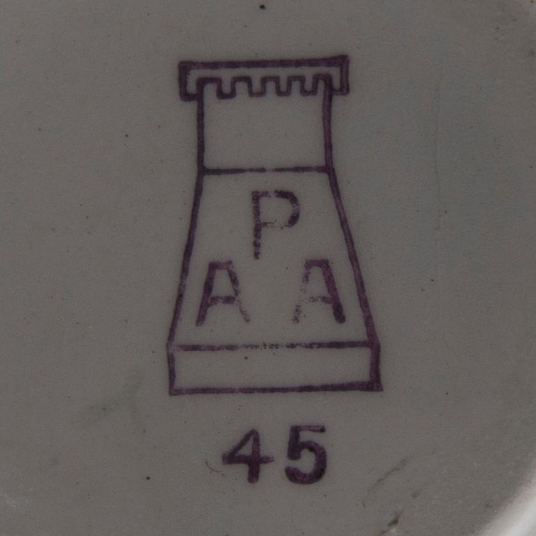 DELAR AV BARNSERVIS, 28 delar, porslin samt glas, Arabia, 1920-talet samt 1900-talets mitt.