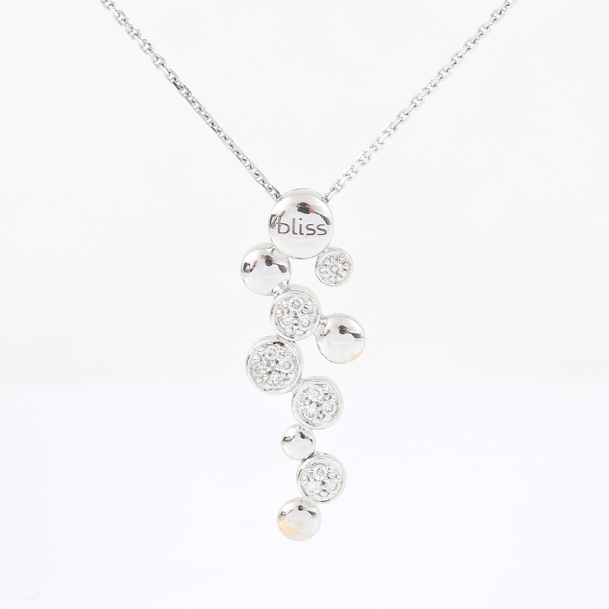 HÄNGE, Bliss, Italy, 18K vitgulds droppar, rörliga med diamanter i hälften av dem i pavéinfattning ca 0.07ct.