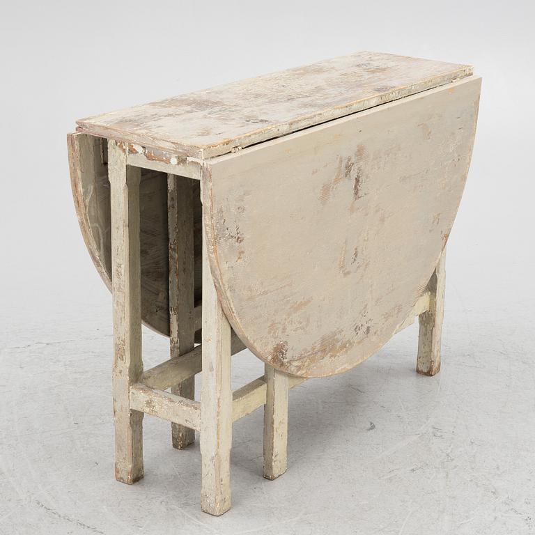 A Gustavian gate-leg table, circa 1800.