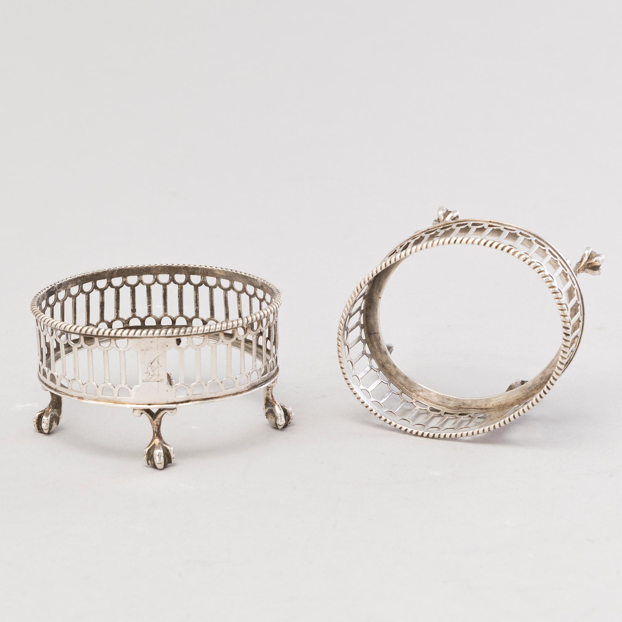 SALTKAR, 3 st, sterling silver, Edward Lowe, 1769 och Francis Stamp, 1780-tal, London.