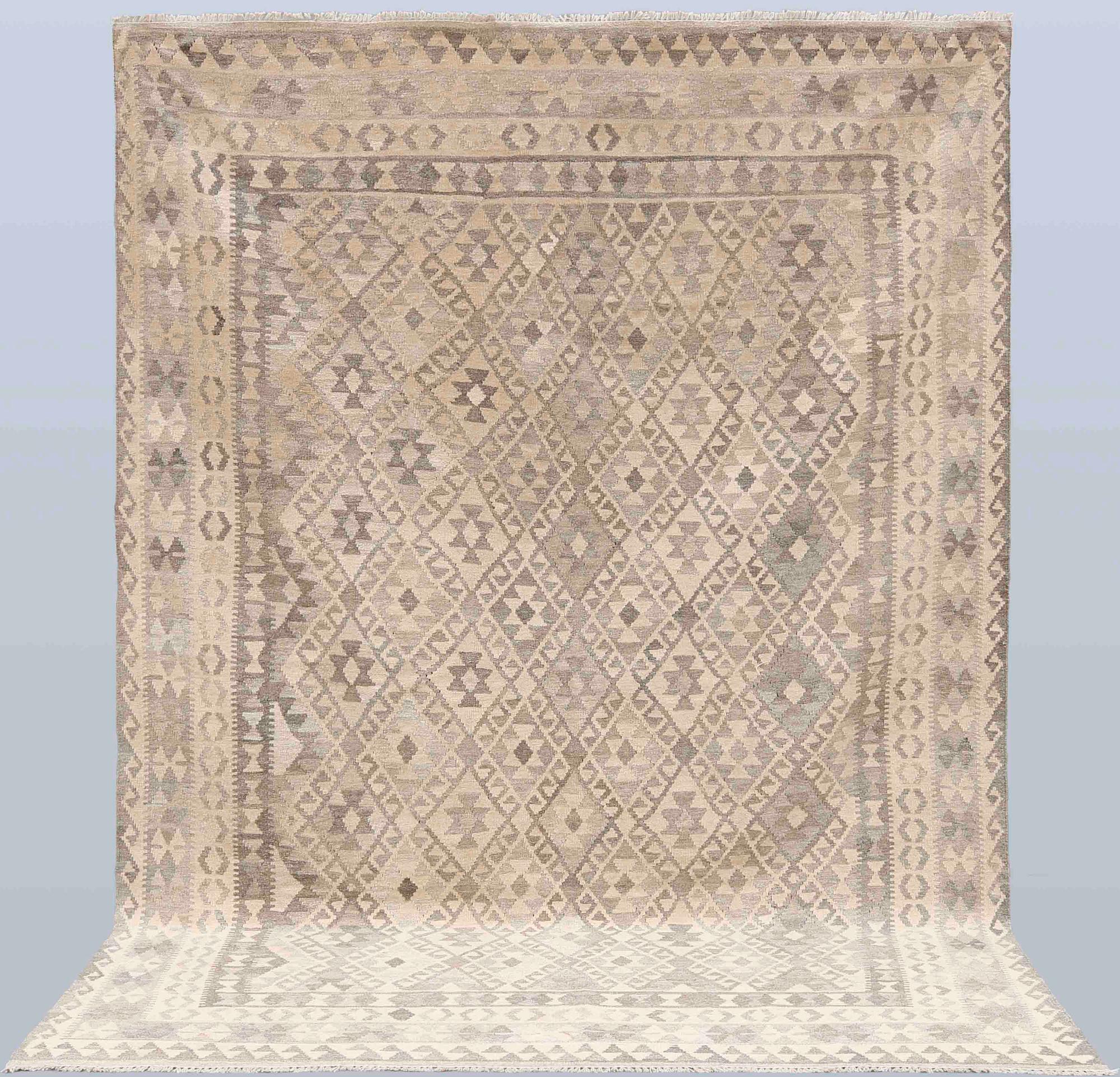 A Kelim carpet, 295 x 210 cm.