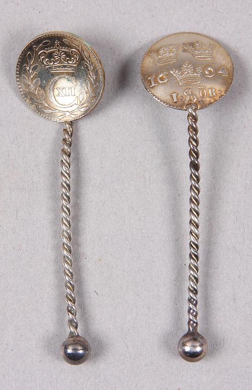 SKÅL samt SALTKAR, ett par, silver. 1900-tal.