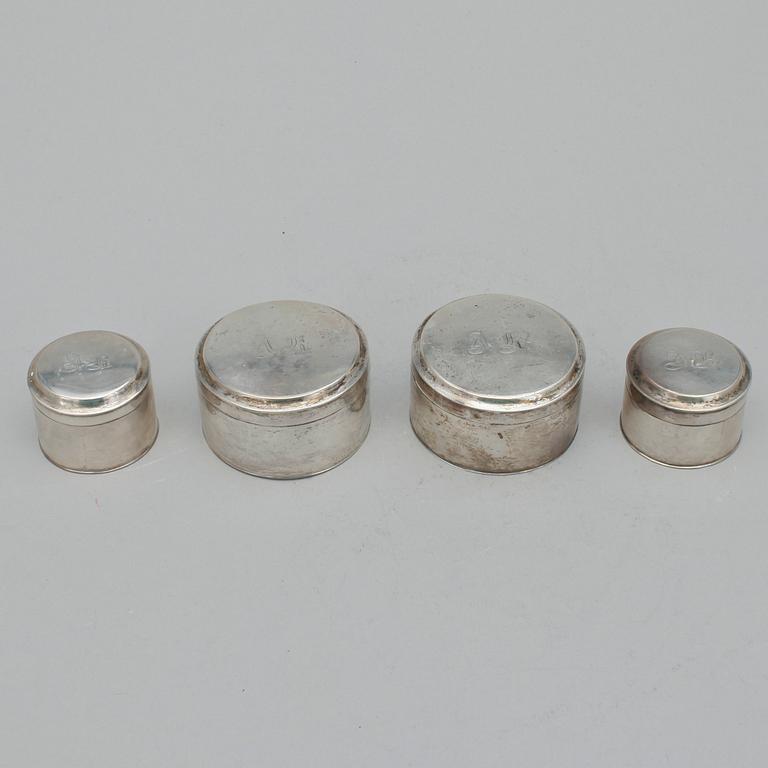 TOILETTEDOSOR, 2+1+1, silver, bla Gustaf Möllenborg. 1830-tal. Totalt ca 146 gram.