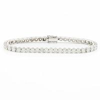 Tennis bracelet 18K white gold with brilliant-cut diamonds.