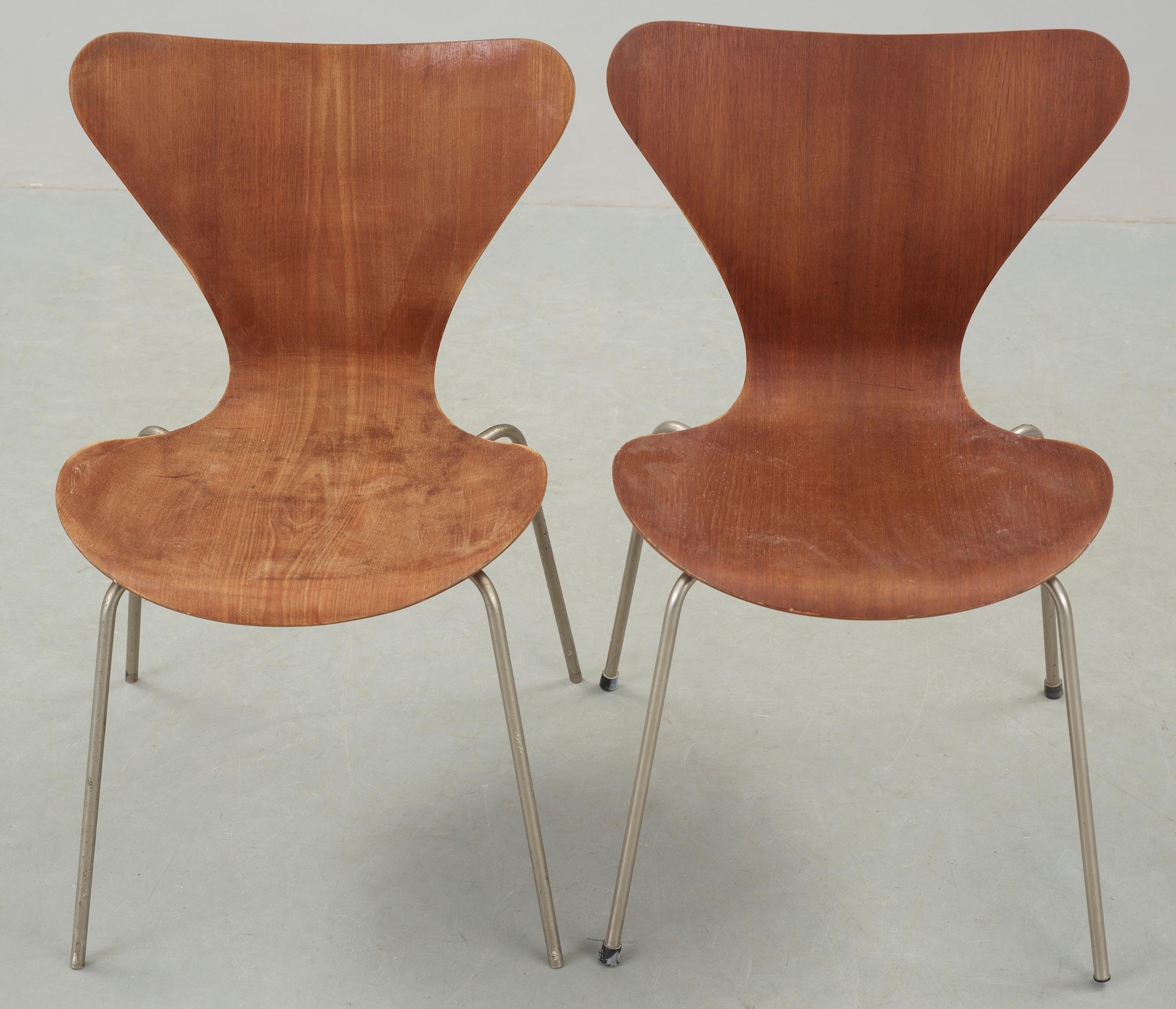 STOLAR, ett par, "Sjuan", Arne Jacobsen, Fritz Hansen.