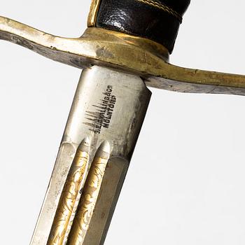 Värja, svensk m/1899 för infanteriofficer.