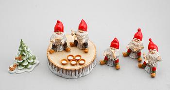 JULFÖREMÅL, 7 delar, porslin, Fyrklövern, 1900-talets andra hälft.