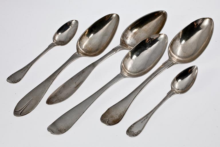 SKEDAR, 6 st, silver bla Johan Petter Lundström, Lund, tidigt 1800-tal. Tot vikt ca 271 gr.