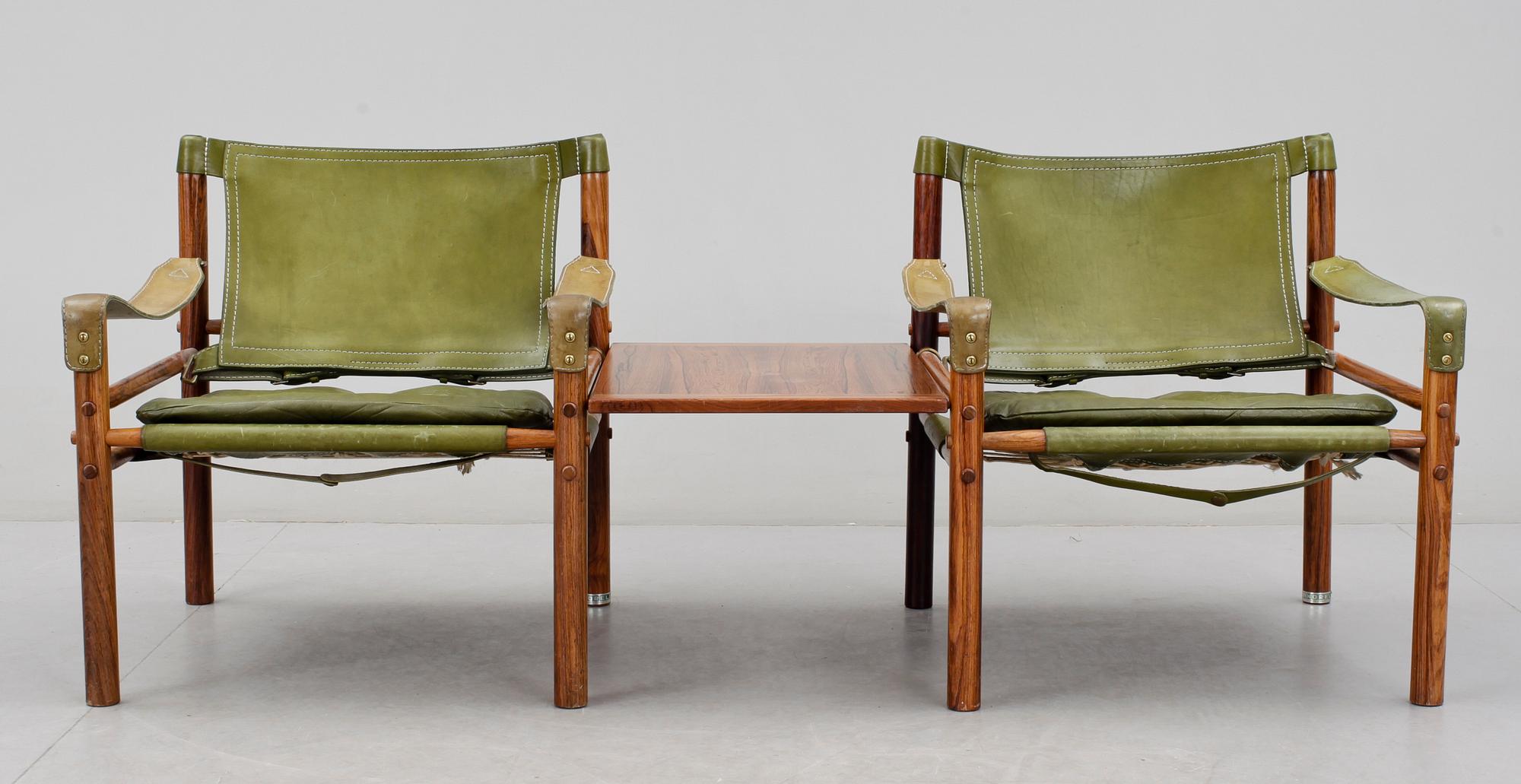 FÅTÖLJER OCH MELLANBORD, ett par. "Sirocco", Arne Norell, modellen formgiven 1964.