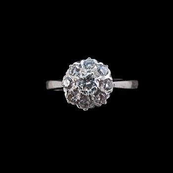 A RING, brilliant cut diamonds c. 0.44 ct.