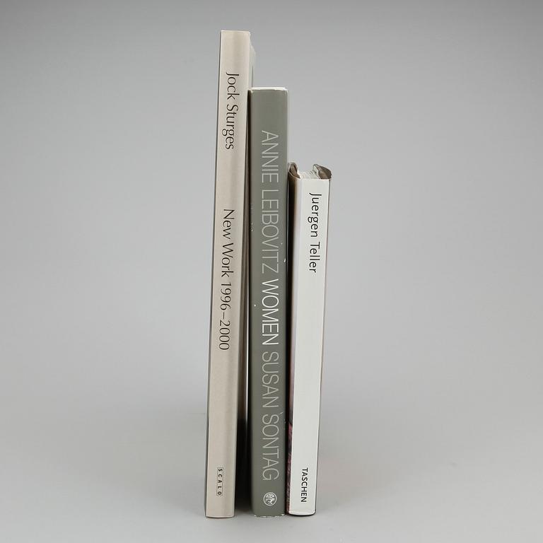 PARTI FOTOLITTERATUR, 3 st, bland annat "Woman", Annie Leibovitz & Susan Sontag, 1999.
