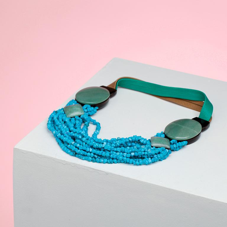 HALSBAND, enligt uppgift Yves Saint Laurent.