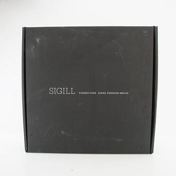 Signe Persson-Melin, Skålfat/ytterfoder "Sigill" för Byarums bruk sent 1900-tal.