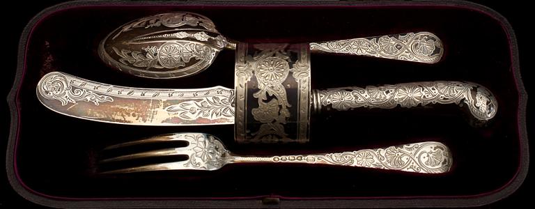 RESEBESTICK, i etui. Silver, London, 1880-1881. Tot 164 g.