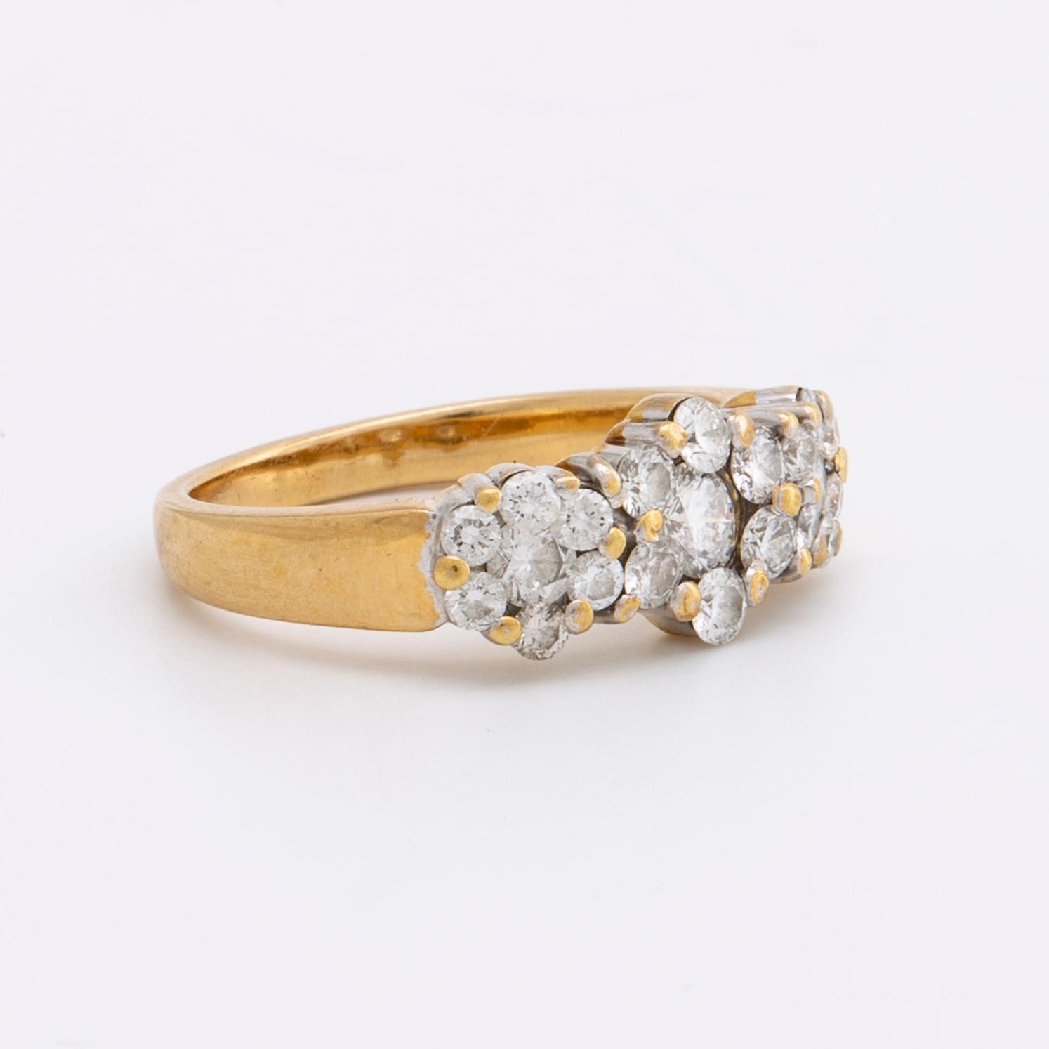 RING 18K gold and whitegold brilliant-cut diamonds approx 0,70 ct in total.