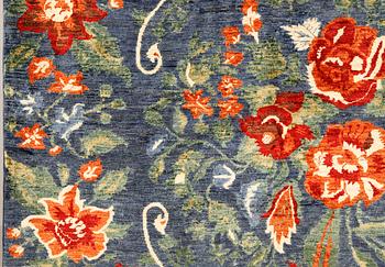 A Ziegler design carpet, ca 235 x 175 cm.