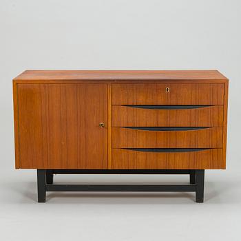 Skänk 1900-talets mitt.